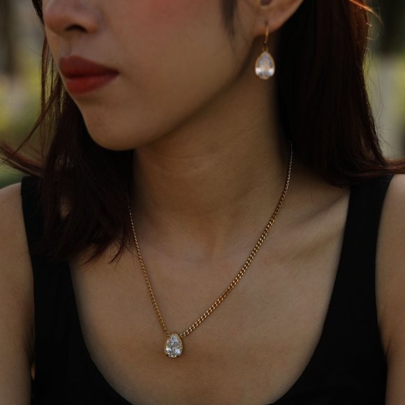 TWYLA Gold Necklace with Chunky Tear Drop Crystal Pendant - Picture 1 of 8